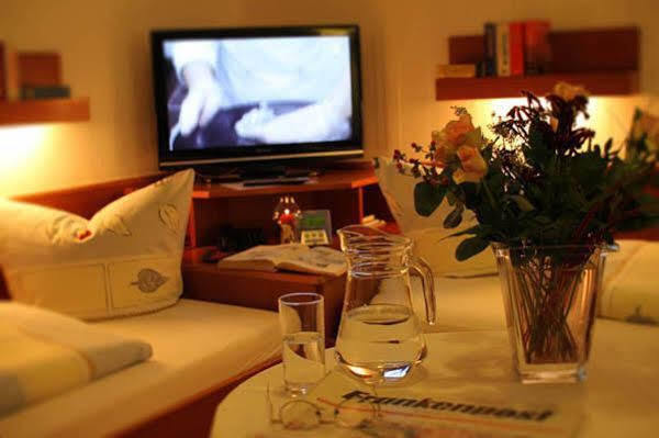 Haus Am Kurpark Hotel Garni バート・シュテーベン エクステリア 写真